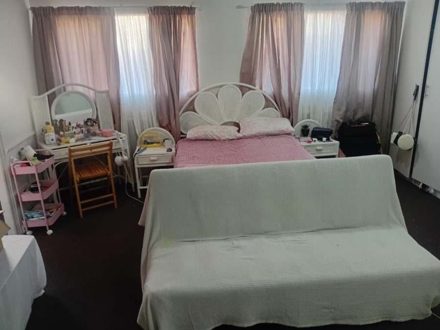 6 Bedroom Property for Sale in Heiderand Western Cape